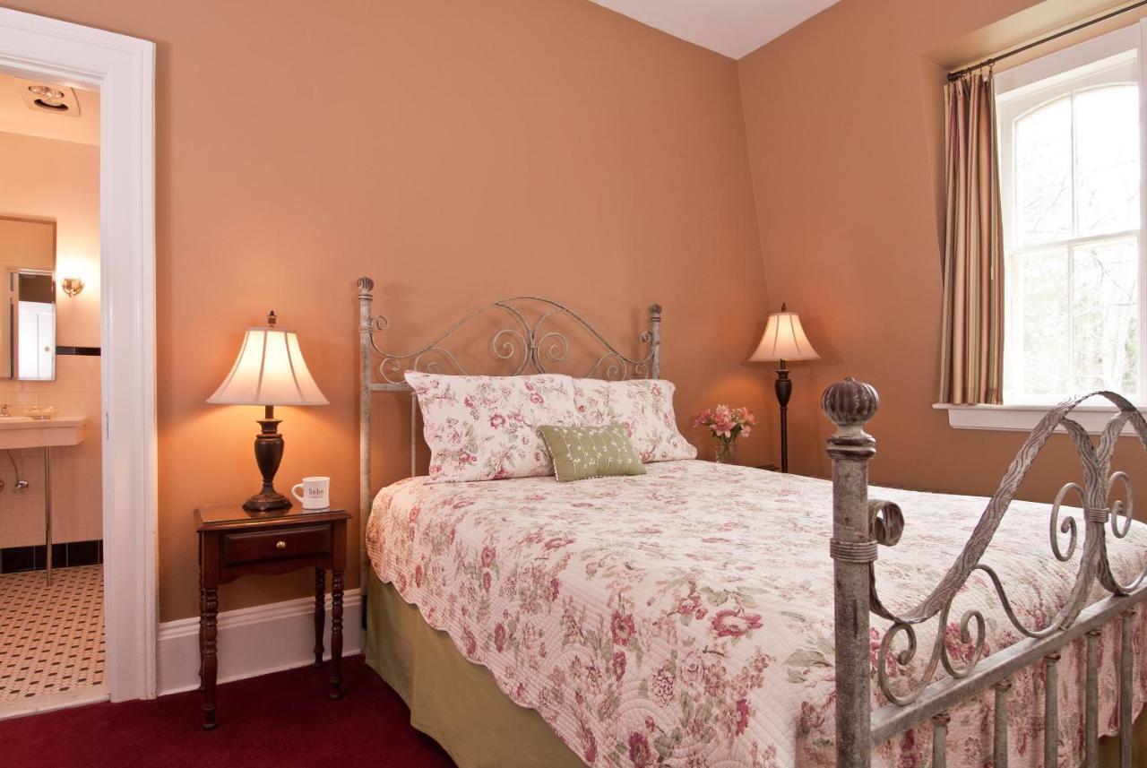 The Inn At Cooperstown Room photo